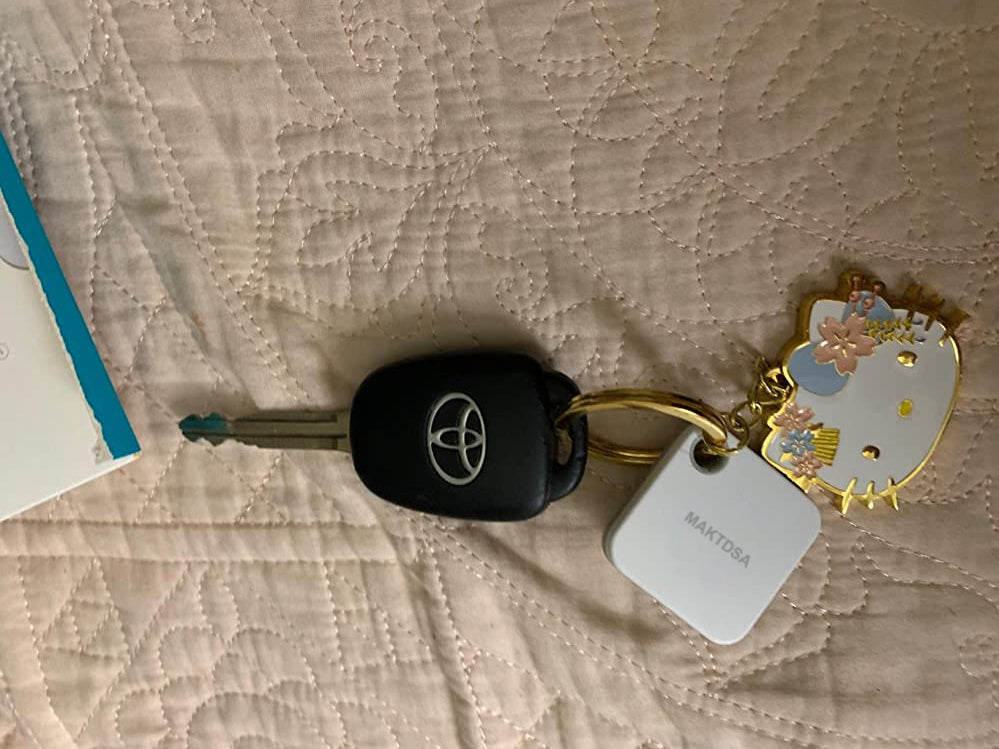 MAKTDSA 1-pack Bluetooth Tracker, Keys Finder and Item Locator