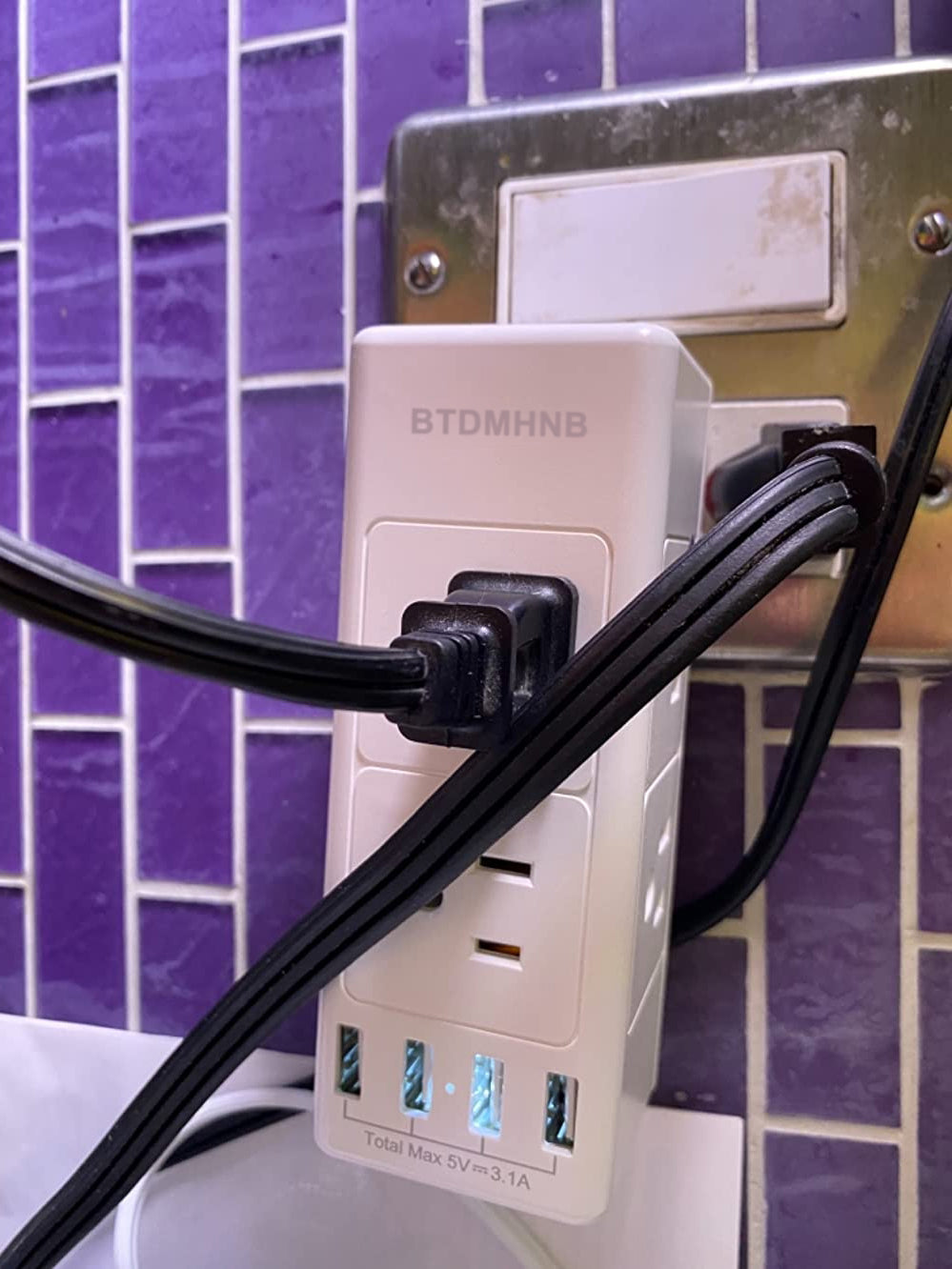 BTDMHNB Multiple Outlet Wall Plug for Travel, Office, White