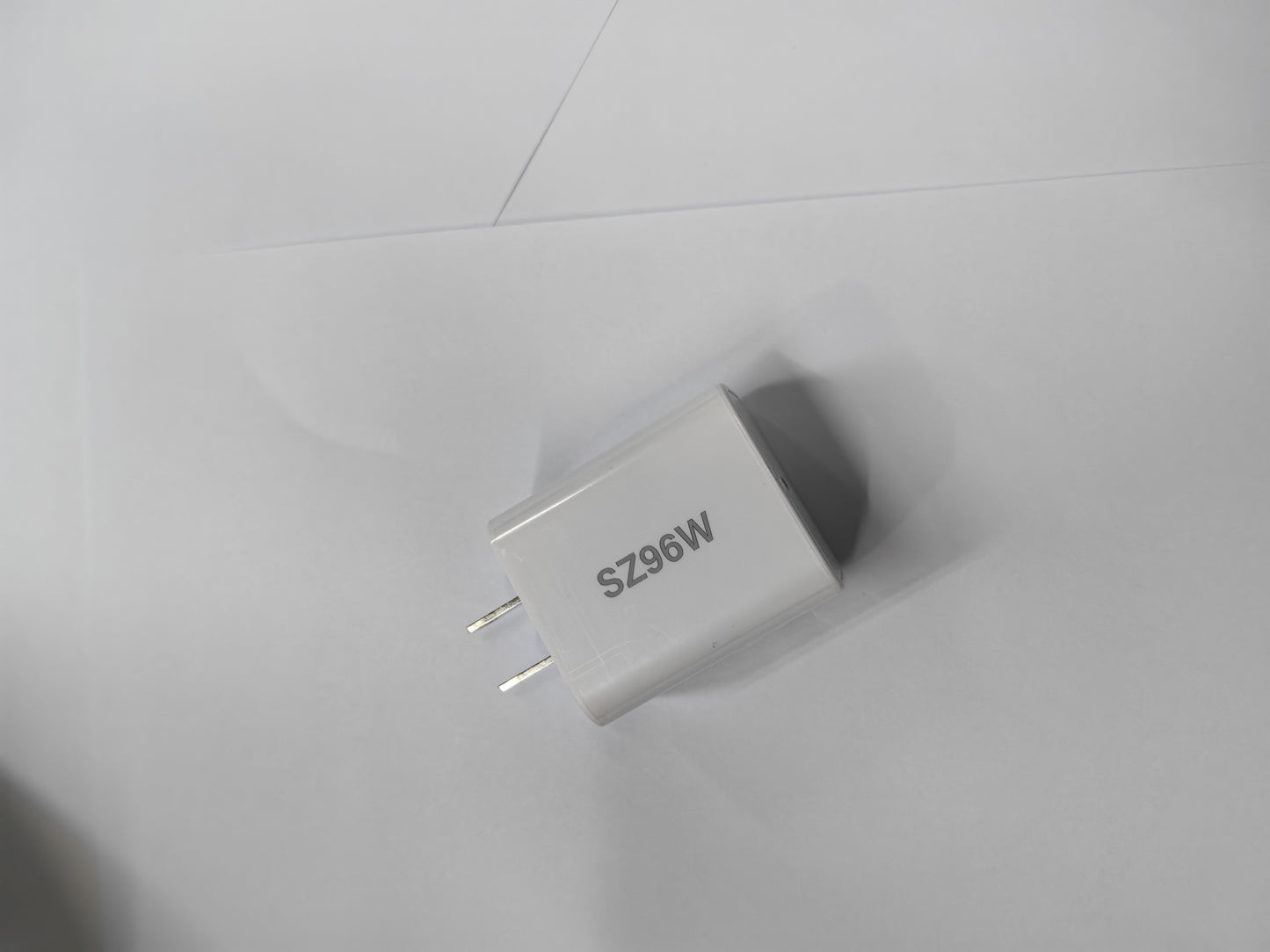SZ96W 20W Fast USB-C Charger, for iPhone 16/16 Pro Max/15 Series/iPad Pro and More