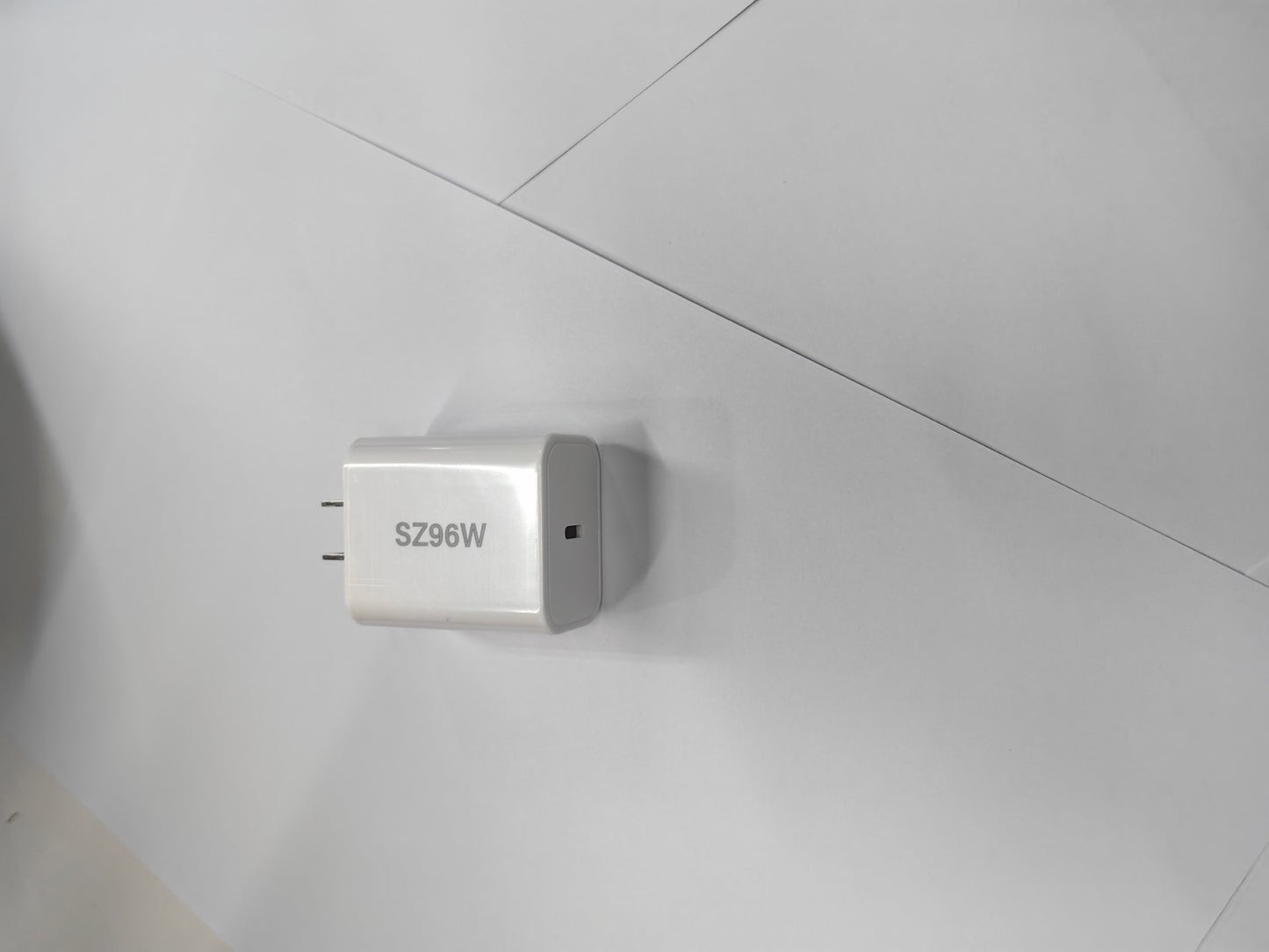 SZ96W 20W Fast USB-C Charger, for iPhone 16/16 Pro Max/15 Series/iPad Pro and More