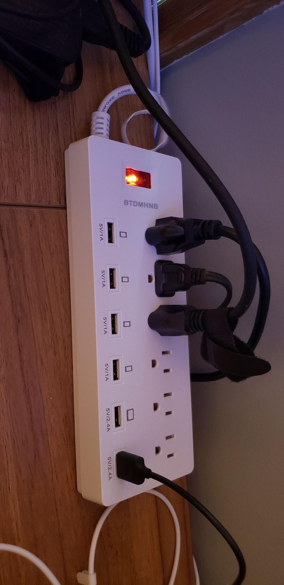 BTDMHNB Surge Protector Power Strip 6 Outlets with 6 USB Charging Ports